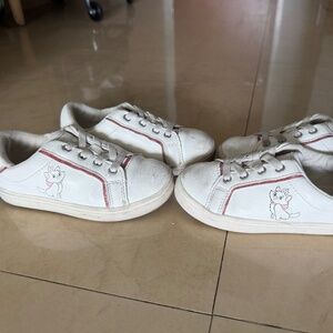 Girls white sneakers Marie Disney kitten